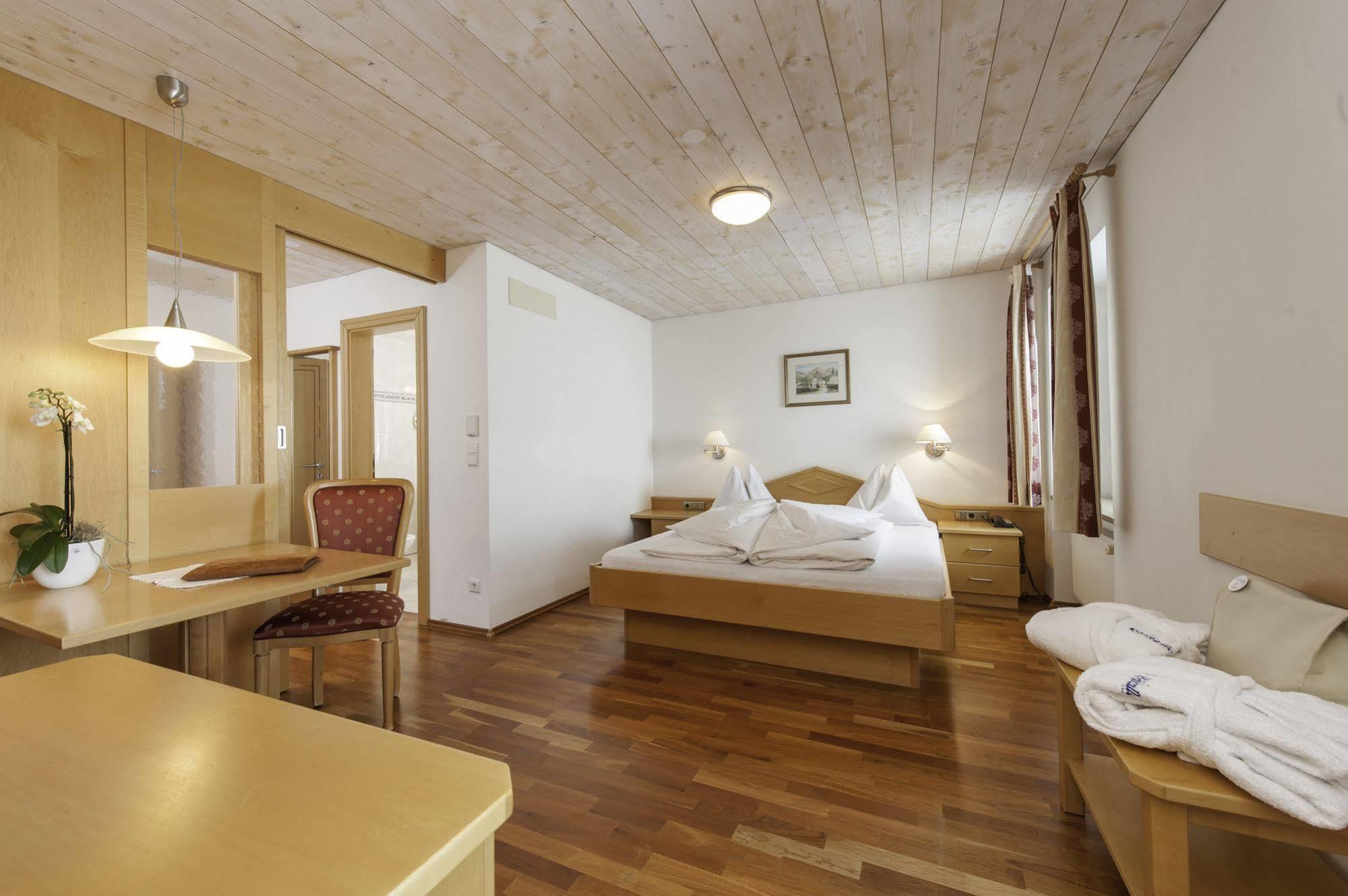 Hotel Gampen ซอลดา ภายนอก รูปภาพ