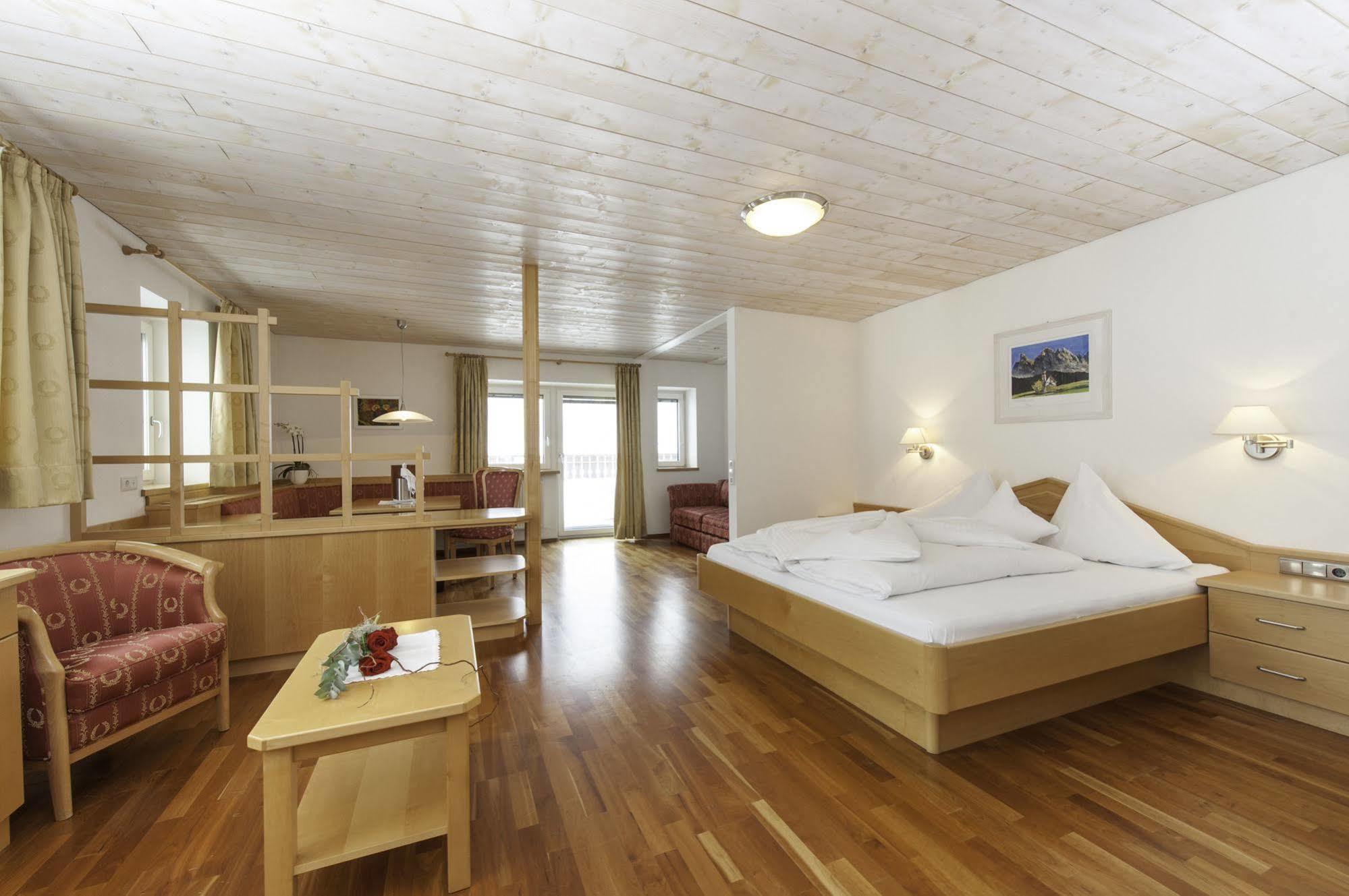 Hotel Gampen ซอลดา ภายนอก รูปภาพ